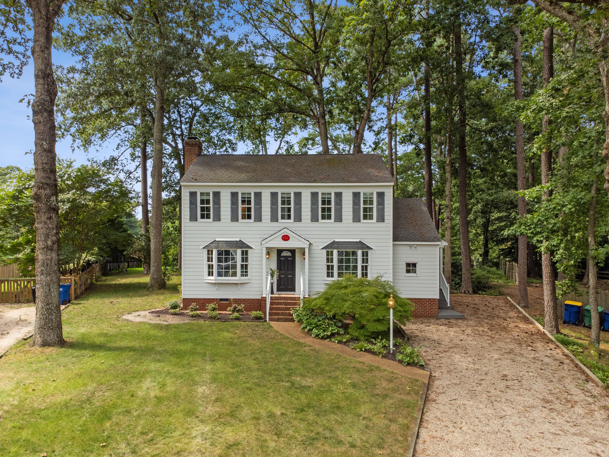 Just Listed in Smoketree! $385,000